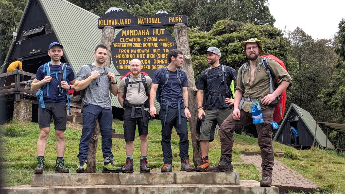 Am Mandara Hut, erster Camp auf der Marangu-Route